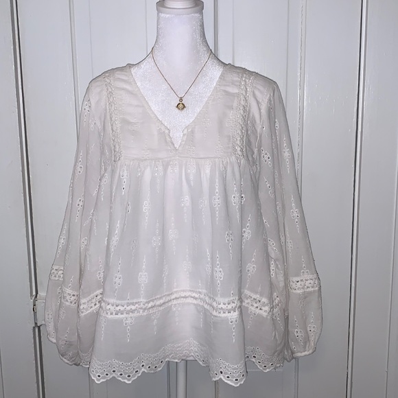 American Eagle Outfitters Tops - AMERICAN EAGLE BOHO EYELET TOP WITH BALOON SLEEVES